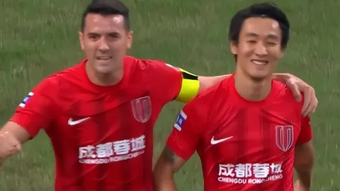 《曼联冬季转会市场或将谨慎，中场补强仅施蒂勒成悬念焦点》